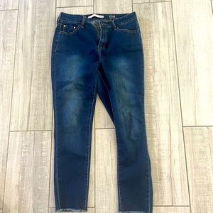 Kylie mis rise skinny jeans